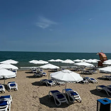 Appartement Modern Beachfront With Pool *