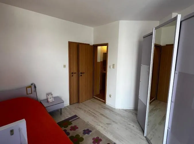 Modern Beachfront With Pool Appartement Ravda