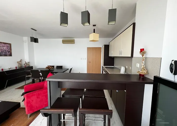 Modern Beachfront With Pool Appartement