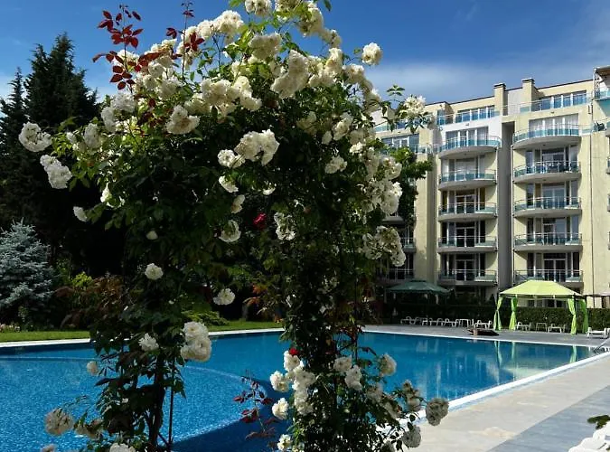 Modern Beachfront With Pool *